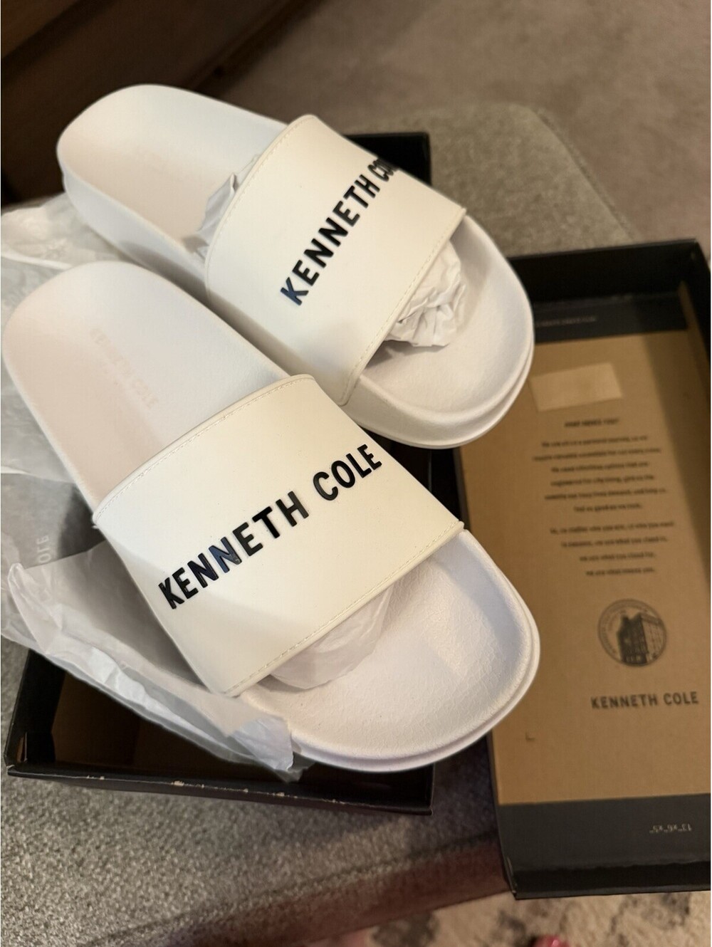 Kenneth Cole Kenny Logo Slide Men's/Women’s White Comfort Sandals Size 8 Medium